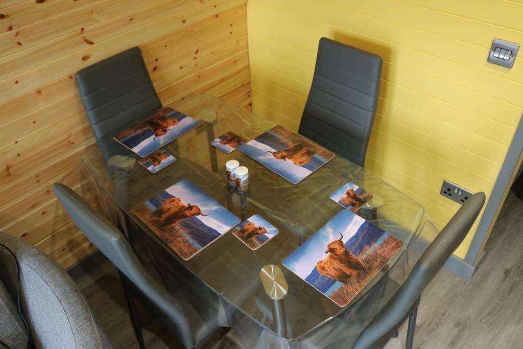 Glampods Glamping Pod - Meet Highland Cows And Sheep Elgin Villa Dış mekan fotoğraf