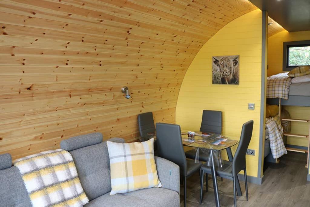 Glampods Glamping Pod - Meet Highland Cows And Sheep Elgin Villa Dış mekan fotoğraf